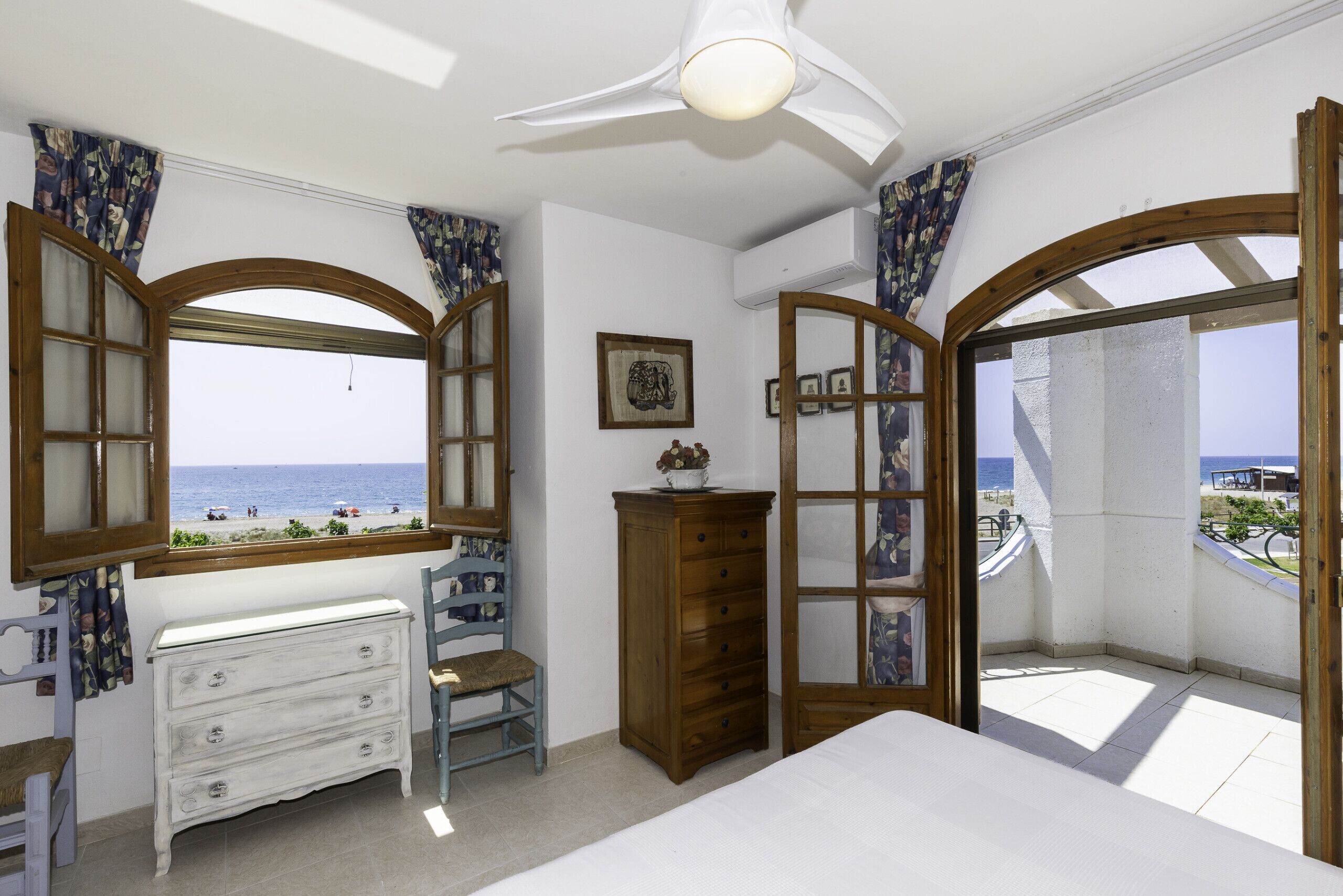 3 dormitorios, tabla de planchar con plancha, wifi gratis y ropa de cama