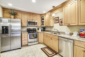 Stovetop, dishwasher, cookware/dishes/utensils, dining tables