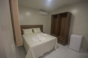 Minibar, desk, free WiFi, bed sheets