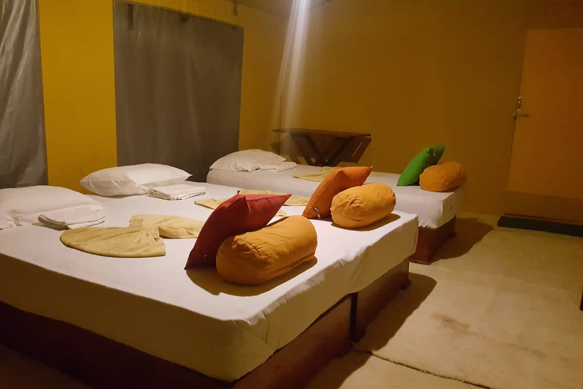 2 bedrooms, bed sheets, wheelchair access