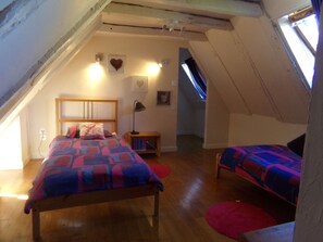 3 bedrooms, iron/ironing board, travel cot, free WiFi