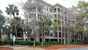 Front of property - North Shore Pl 305 (Hilton Head Island)