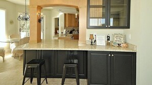 Khu vực ăn uống tại phòng