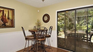 In-room dining - Pelican 4 (Hilton Head Island)