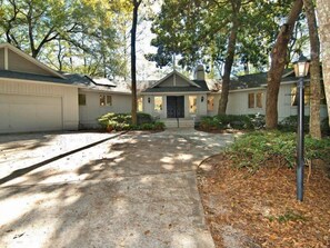 Front of property - Upwind 4 (Hilton Head Island)