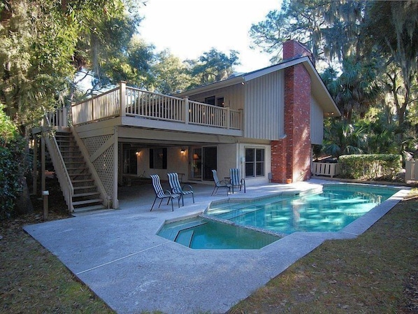 Kolam renang outdoor