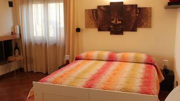 1 chambre, fer et planche à repasser, Wi-Fi, draps fournis