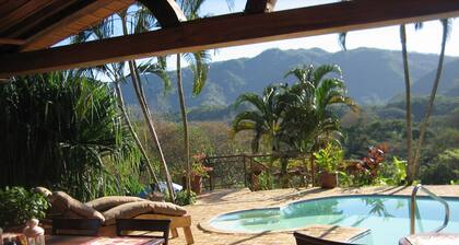 Costa Rica Maison sur 20 acres juste en dehors des plages de sable de Herradura.