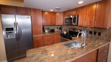 Kondominium, 2 kamar tidur | Dapur pribadi | Microwave, oven, mesin pencuci piring, dan mesin pembuat kopi/teh