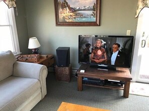 House, 4 Bedrooms | Living room | Flat-screen TV - Twine Hill 4 Bedroom Private Hot Tub Home (Ludlow)