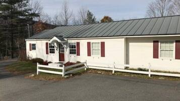 House, 4 Bedrooms | Exterior
