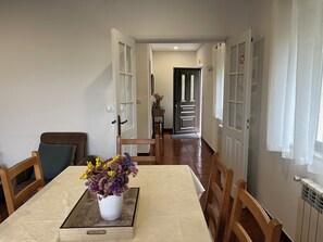 Dining - Holiday house in Gerês. Views of the National Park and the dam Caniçada (Cova)