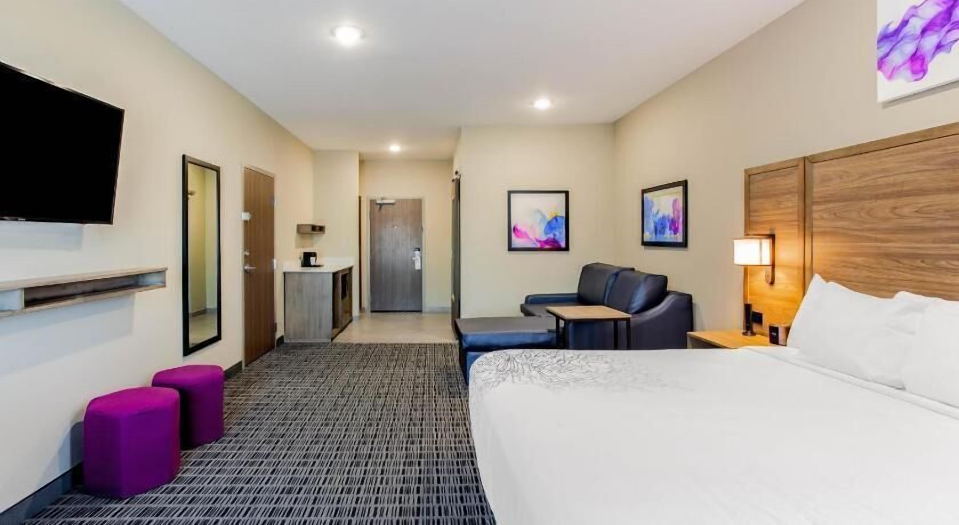 Desk, blackout curtains, iron/ironing board, free WiFi