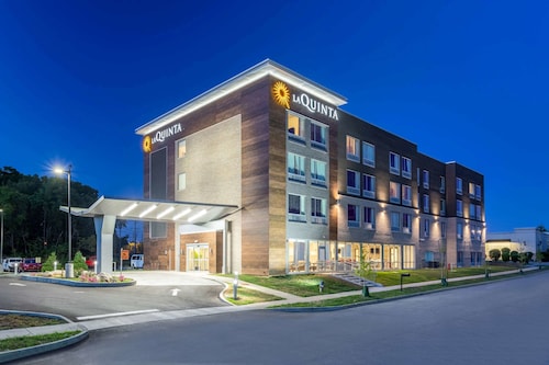 La Quinta Inn & Suites by Wyndham Bloomington