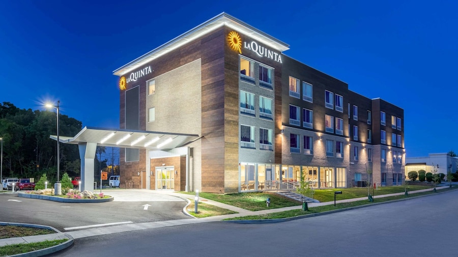 La Quinta Inn & Suites by Wyndham Bloomington