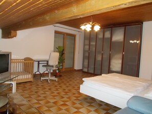 2 Schlafzimmer, Bügeleisen/Bügelbrett, WLAN, Bettwäsche