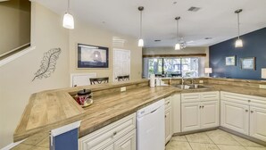 Stovetop, dishwasher, cookware/dishes/utensils - Ocean Breeze 47 (Hilton Head Island)