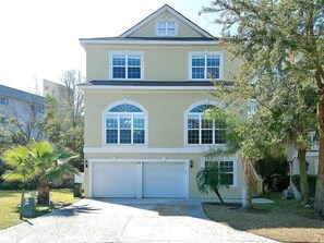 Front of property - Crabline 49 (Hilton Head Island)