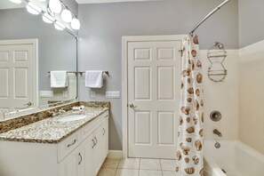 Bathroom - Ketch 5 (Hilton Head Island)