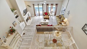 Living area - Mooring Buoy 84 (Hilton Head Island)