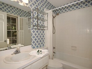 Bathroom - Oyster Catcher 9 (Hilton Head Island)