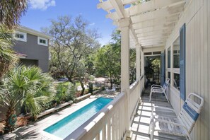 Unclassified image, 4 of 32, button - Dogwood 5 (Hilton Head Island)