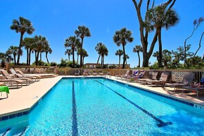 Outdoor pool - Hampton Place 5302 (Hilton Head Island)