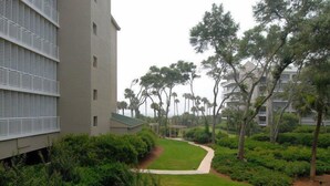 Unclassified image, 3 of 32, button - Hampton Place 5104 (Hilton Head Island)