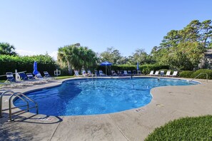 Outdoor pool - Inverness 956 (Hilton Head Island)