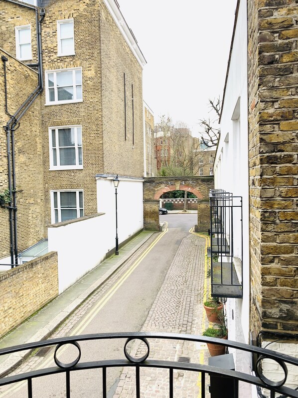 Deluxe House, Multiple Beds, City View | Terrace/patio