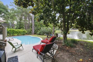 Outdoor pool - Deer Run 53 (Hilton Head Island)