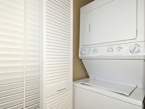 Laundry room - Barrington Court 311 (Hilton Head Island)