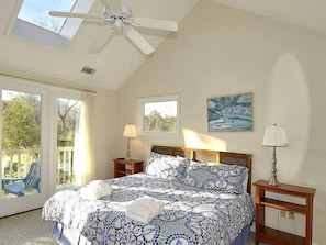 7 bedrooms, desk, free WiFi