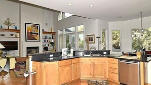 Private kitchen - Hunt Club 5 (Hilton Head Island)