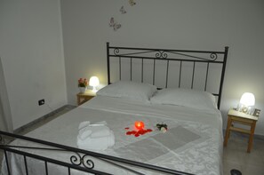 Individually decorated, individually furnished, desk, free WiFi - B&B Vecchio Porto (Catania)