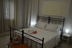 Individually decorated, individually furnished, desk, free WiFi - B&B Vecchio Porto (Catania)