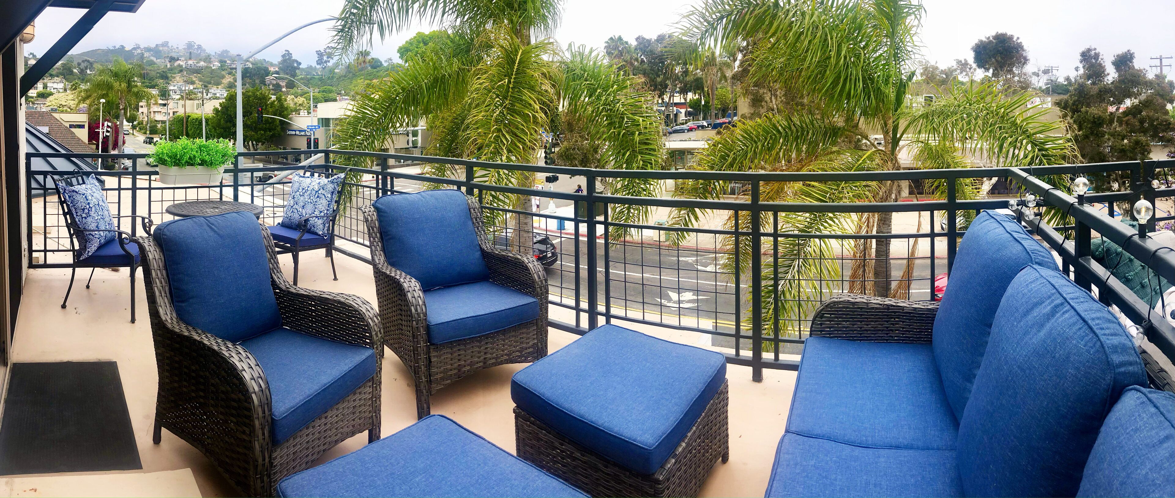Sept. 89pn! Handsome One Bedroom Apt. In Center Of Village Walk To Everything!