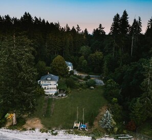 Exterior - Gorgeous location and getaway! Pickleball court! (Lakebay)