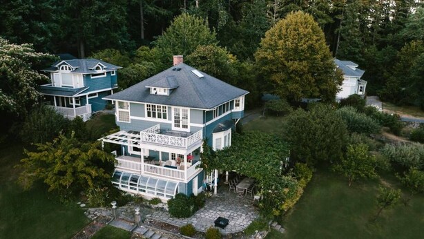 Unclassified image, 1 of 39, button - Gorgeous location and getaway! Pickleball court! (Lakebay)