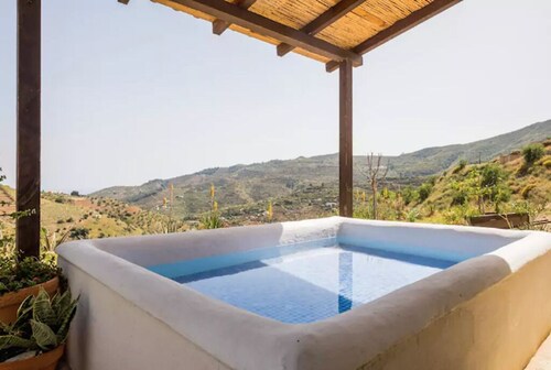 The watchtower from Río Seco. Cottage in rural tourism in Almuñecar