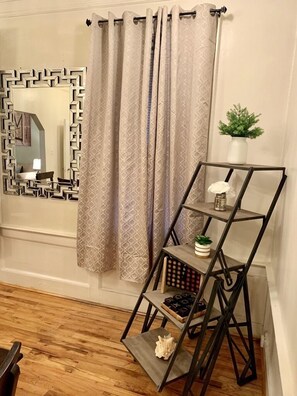 أغطية فراش متميزة وأسرّة بطبقة علوية مريحة وواي فاي مجانًا