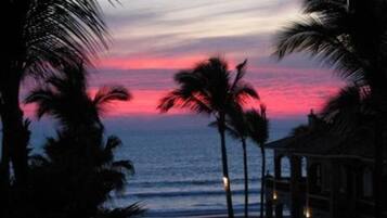 Private beach, beach towels