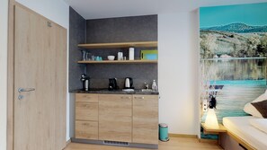 Flat-screen TV, heated floors