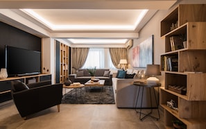 Smart TV, Netflix, DVD player, books