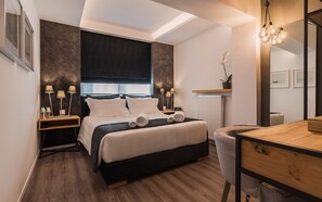 2 bedrooms, in-room safe, desk, iron/ironing board - Acropolis Luxury Living ,Next to Metro Station, 2 Bedrooms, 2 Bathrooms. (Athina)