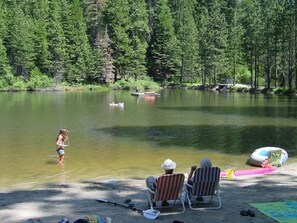 Unclassified image, 4 of 44, button