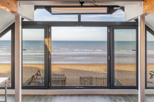 Idyllic Seaside Stay with Stunning Views