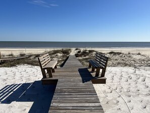 Am Strand, Liegestühle, Strandtücher