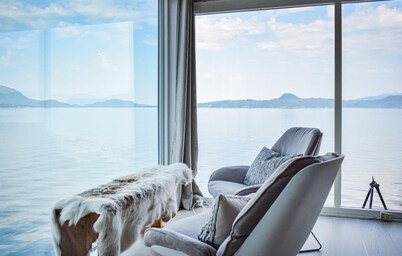 Lovely home in Skånevik