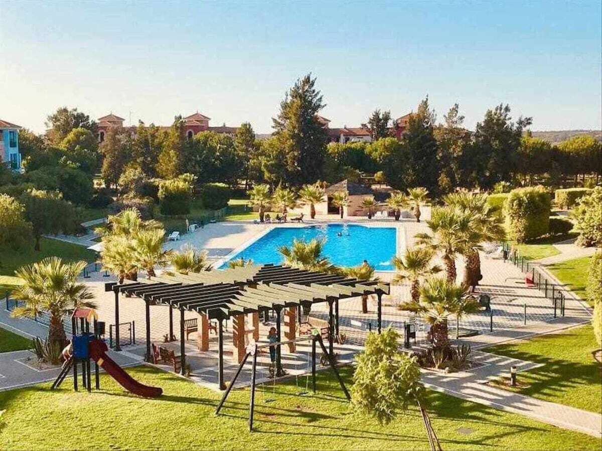حمام سباحة